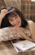 将女朋友的眼睛蒙上送给别的男人